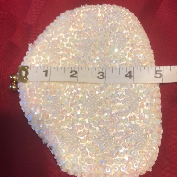 PreOwned-Vintage “Goldco” Satin with sequins & small white pearl beads-so shiny - Picture 7 of 8